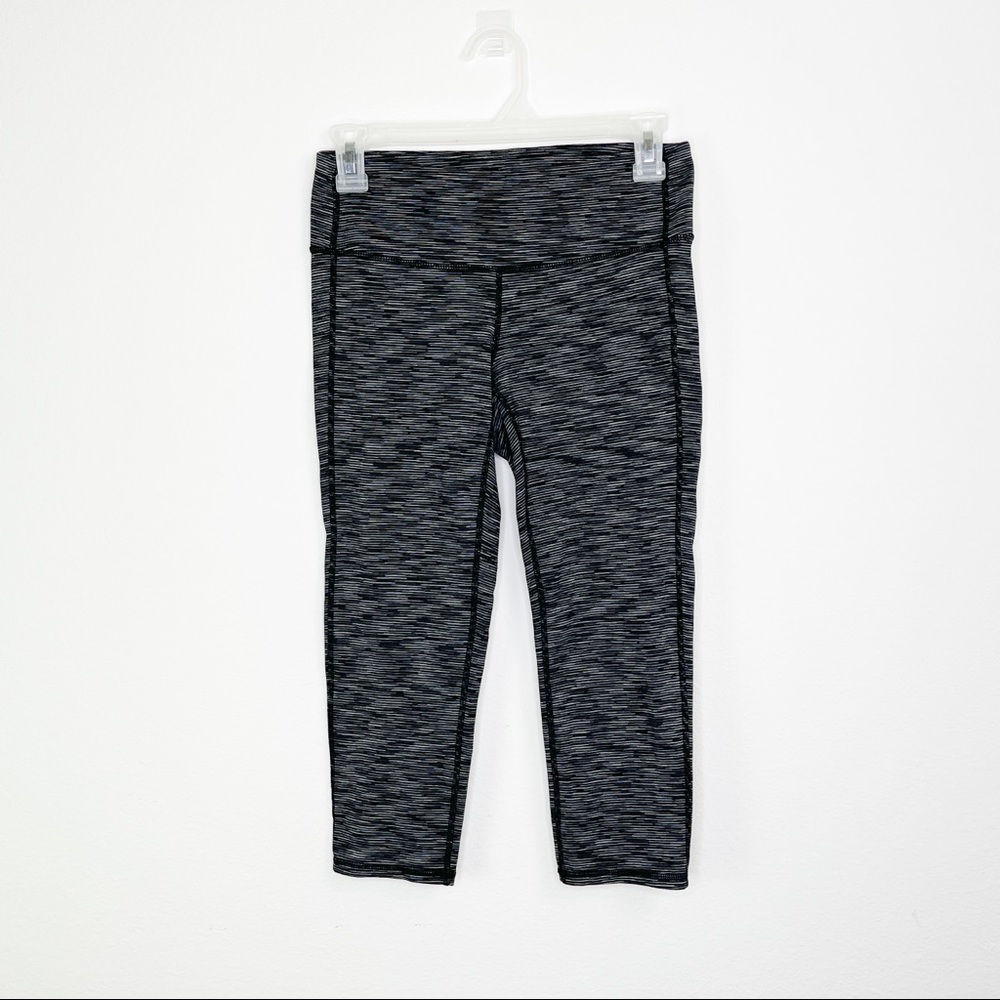 Athleta Grey Heathered Cropped Leggings